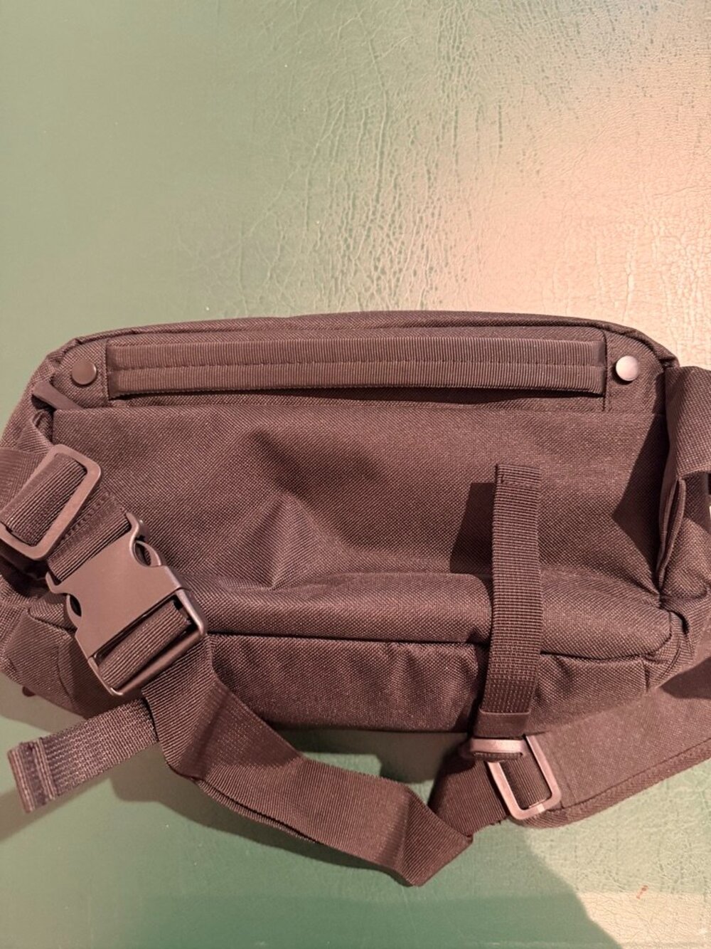 NWOT Comecase Hard Shell Camera Sling Bag DSLR Mirrorless Water Resistant Black - Picture 10 of 13
